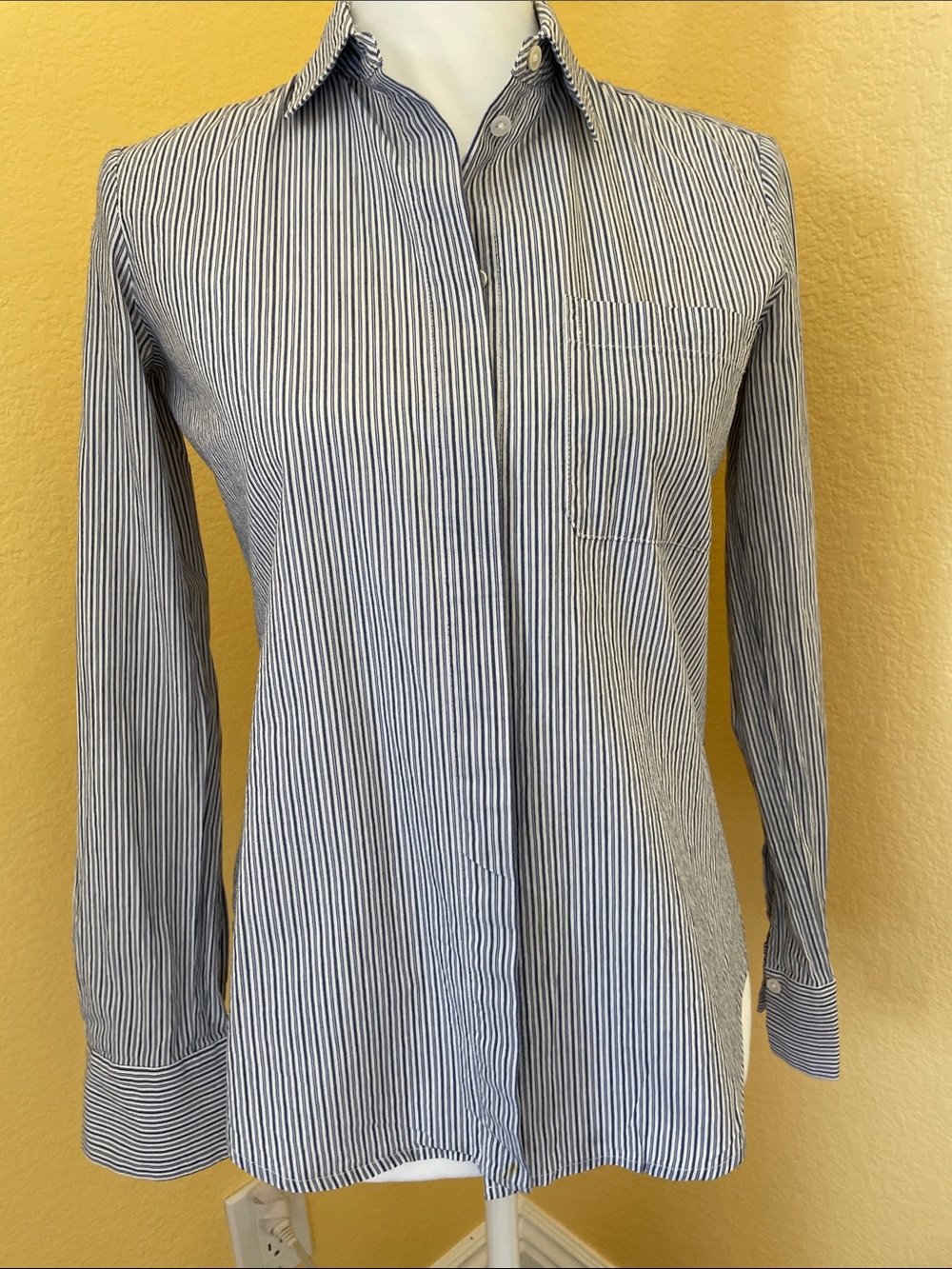 Vince Blue and White Striped Cotton Button-Down Shirt SZ 0